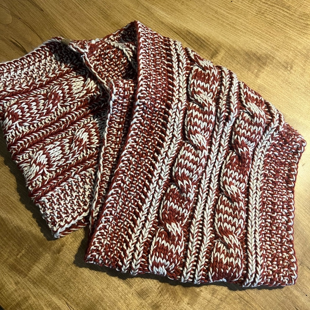 Beaver Canoe Chunky Cable Knit Infinity Scarf!